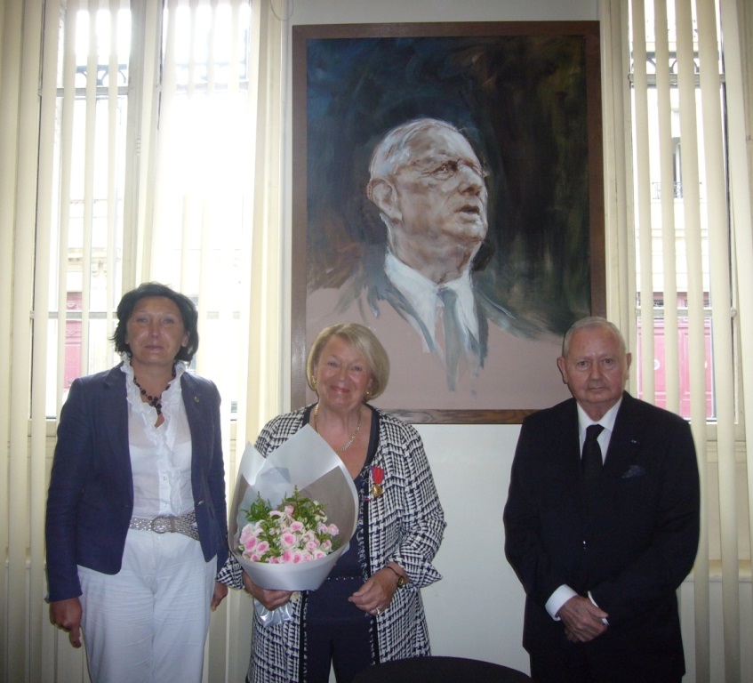 Photographie du préfet Antoine GUERRIER de DUMAST avec Mesdames Zoya ARRIGNON et Catherine REFABERT,